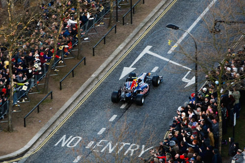 Imagen desde el aire de Mark Webber en Milton Keynes