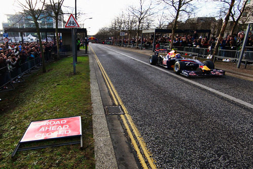 Webber rueda en Milton Keynes con el RB5