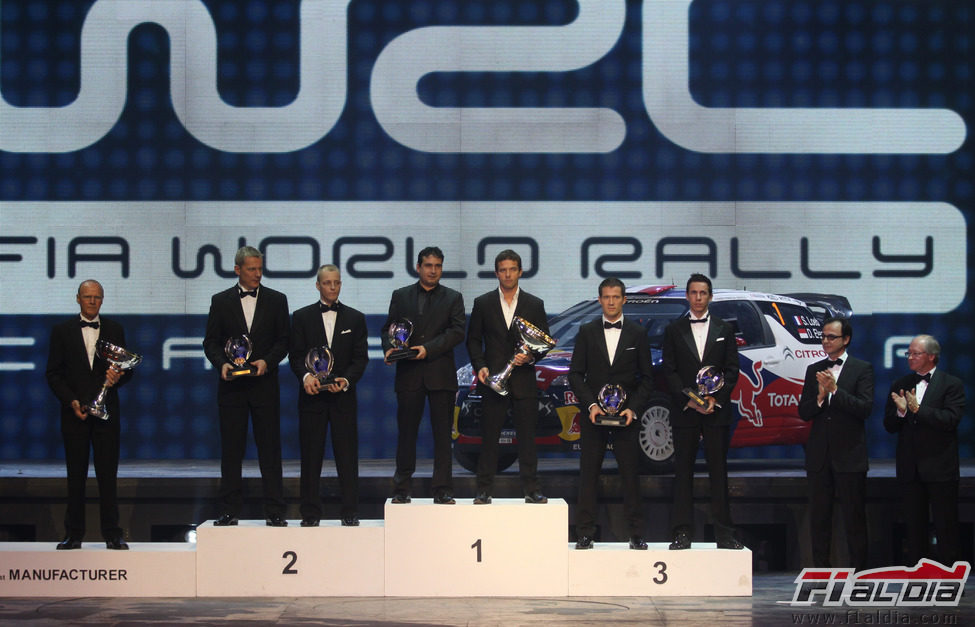 El podio del WRC 2011 en la Gala de la FIA