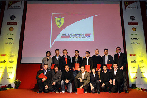 Los alumnos aventajados de Ferrari junto al Presidente