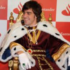 Fernando Alonso vestido de Rey Mago