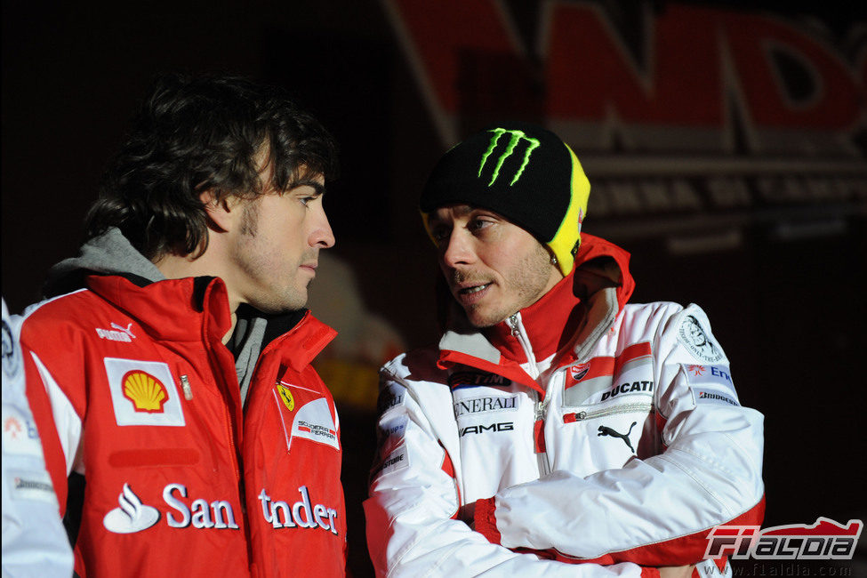 Fernando Alonso y Valentino Rossi en el 'Wrooom 2012'