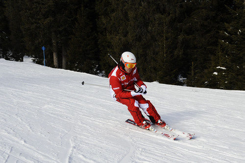 Alonso se desliza por la nieve en Madonna di Campiglio