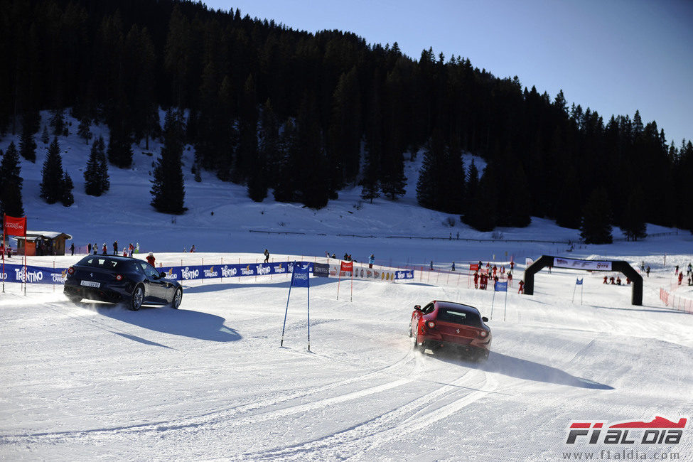 Massa y Alonso derrapan sobre la nieve en el 'Wrooom 2012'