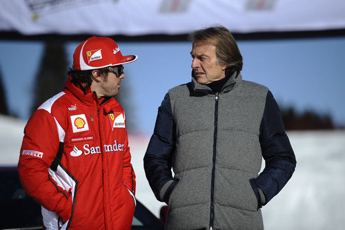 Fernando Alonso habla con Luca di Montezemolo en el 'Wrooom 2012'