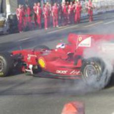Marc Gené quema rueda con el F2008 en Doha