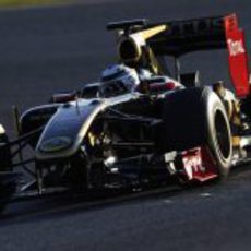 Kimi Räikkönen a los mandos del Lotus R30 en Cheste