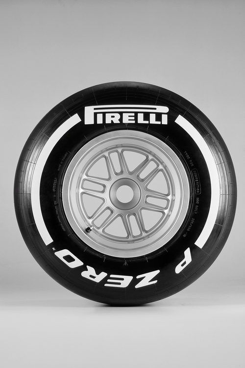 Pirelli 2012: medio (frontal)