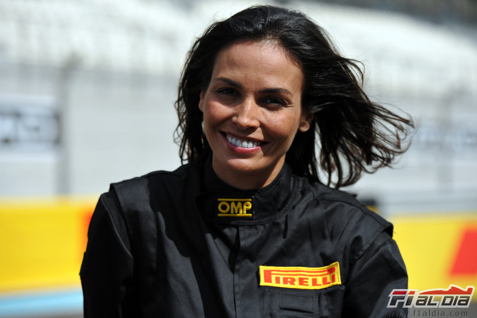 Inés Sastre junto a Pirelli en Abu Dabi