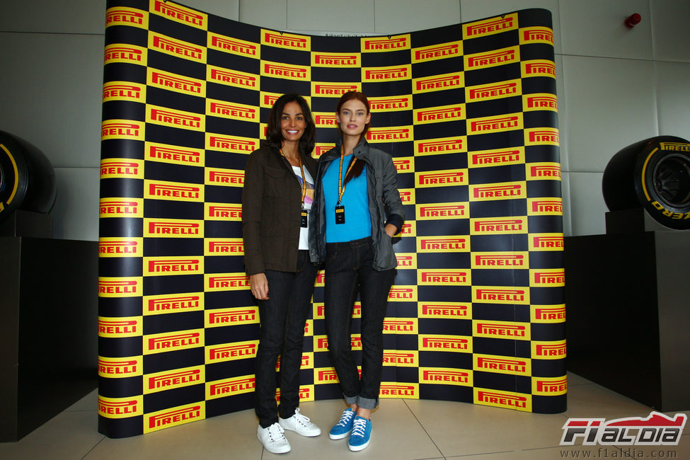 Inés Sastre y Bianca Balti con Pirelli en Abu Dabi