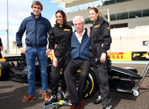 Vitaly Petrov, Inés Sastre, Marco Tronchetti y Bianca Balti en Yas Marina