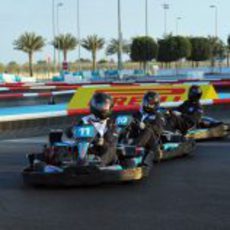 Carrera de karts en la presentación de Pirelli en Abu Dabi