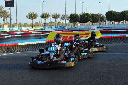 Carrera de karts en la presentación de Pirelli en Abu Dabi