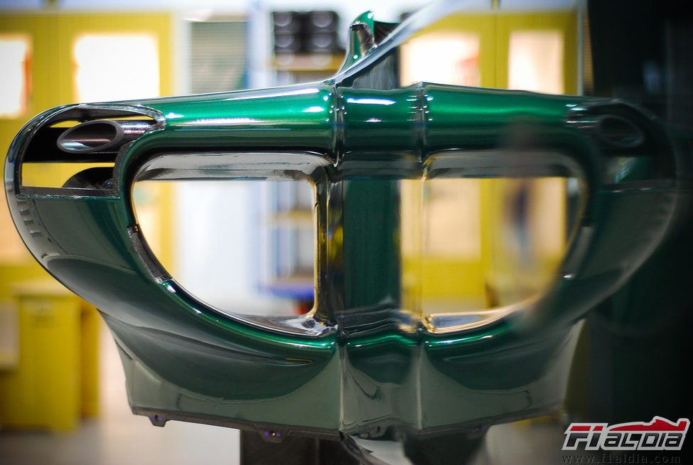 Pontón lateral del nuevo Caterham CT01