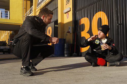 Kimi Räikkönen se toma un café al sol de Valencia