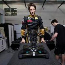 Romain Grosjean se hace el asiento del E20