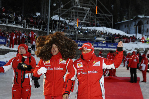 Alonso, la peluca y Massa cierran el 'Wrooom' 2012
