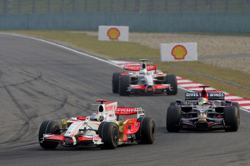 Bourdais detrás de Sutil