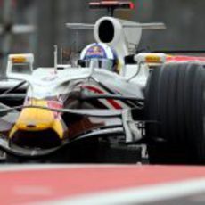 El Red Bull blanco de Coulthard