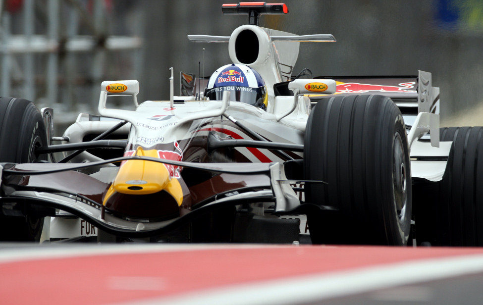 El Red Bull blanco de Coulthard