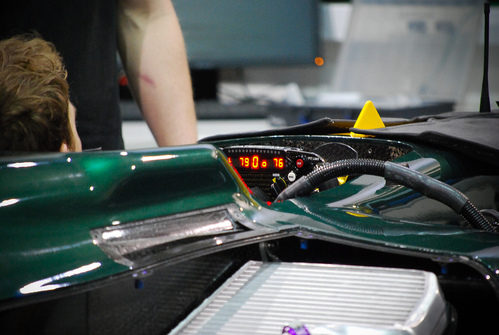 Arrancando el motor del nuevo Caterham CT01