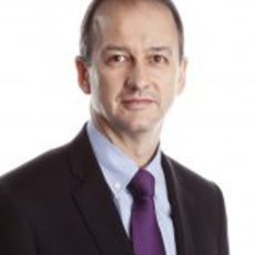 Jonathan Neale, director general de McLaren en 2012