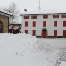 Casa de Enzo Ferrari cubierta de nieve