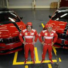 Fernando Alonso y Felipe Massa reciben el nuevo Jeep Grand Cherokee SRT8