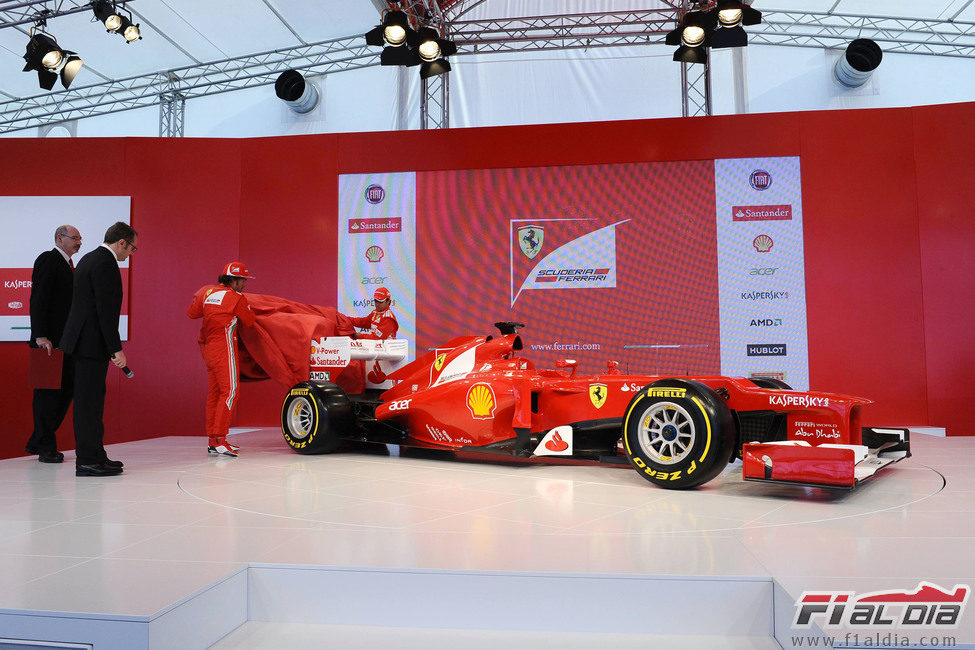 Descubierto el Ferrari F2012 en Maranello