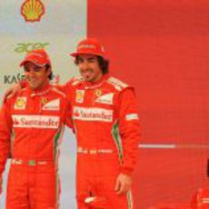 Fernando Alonso y Felipe Massa en la presentación del F2012