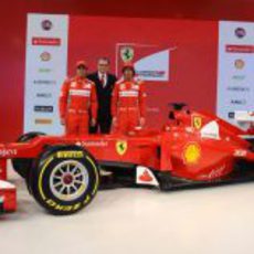 Massa, Domenicali, Alonso y el Ferrari F2012