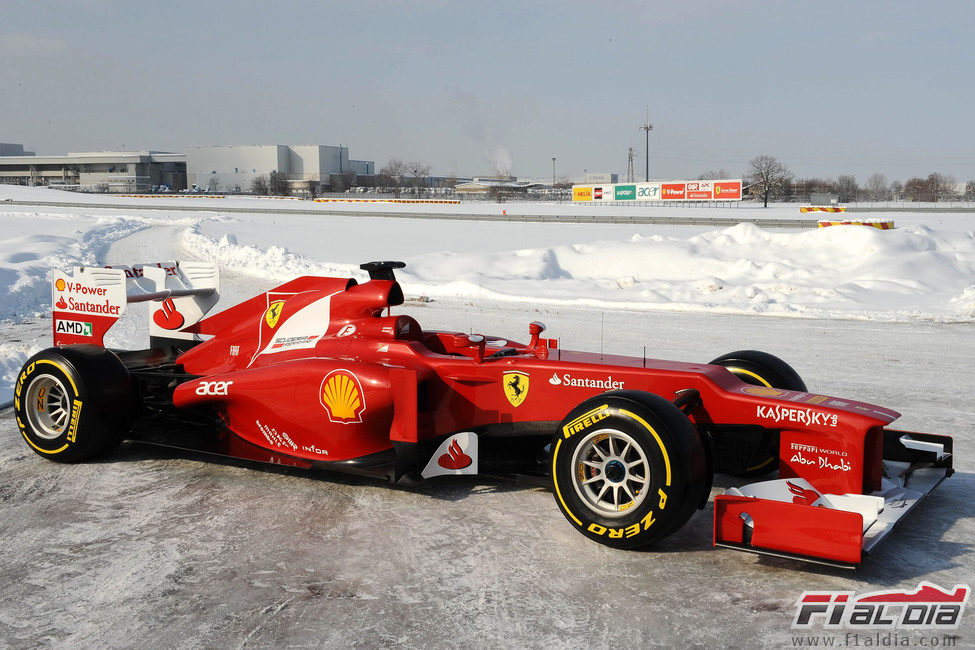 Ferrari F2012 sobre la nieve