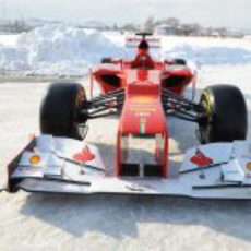 Ferrari F2012 sobre la nieve de Maranello