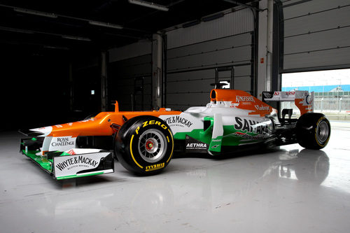 Force India VJM05 en el box de Silverstone