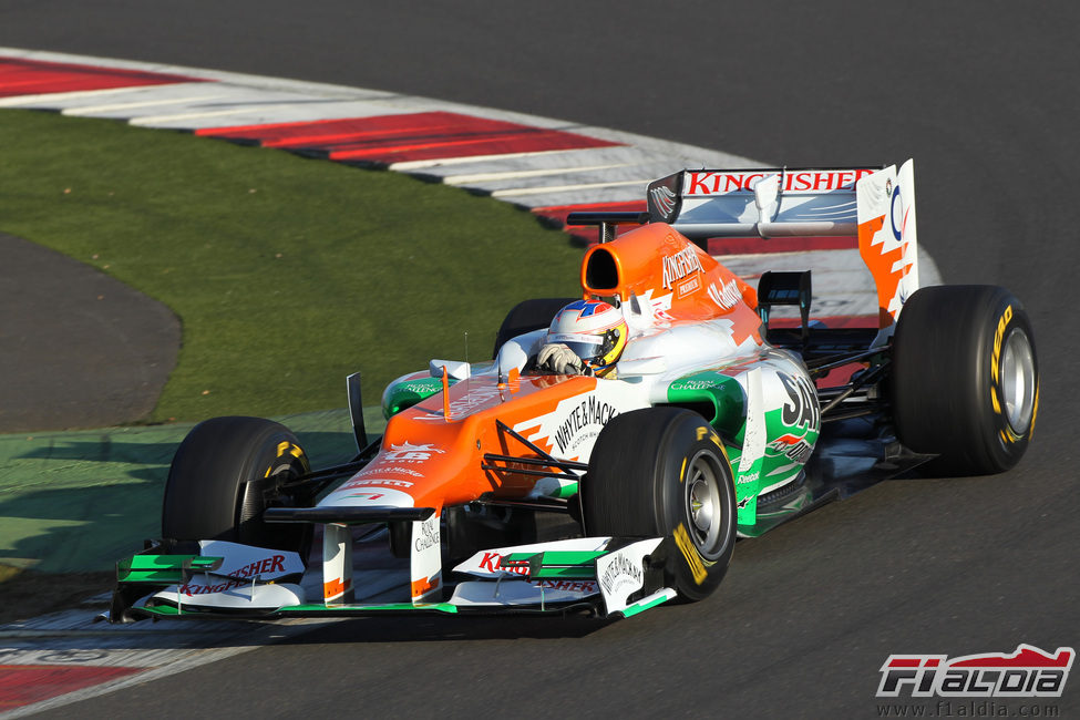 Di Resta rueda en Silverstone con el Force India VJM05