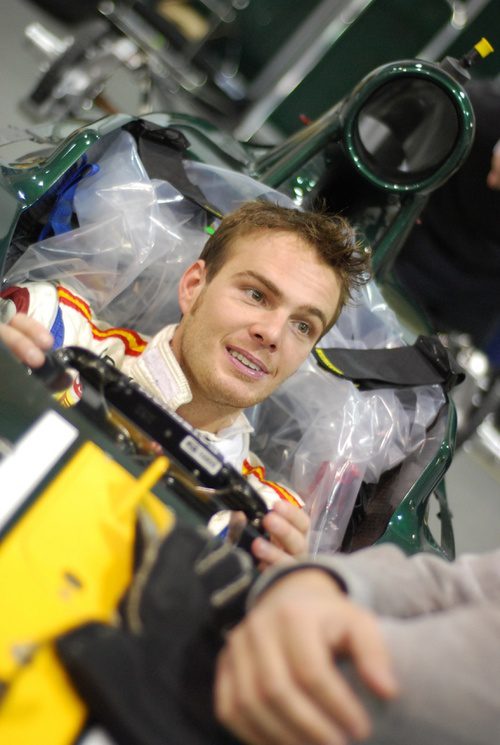 Van der Garde sentado en el Caterham CT01