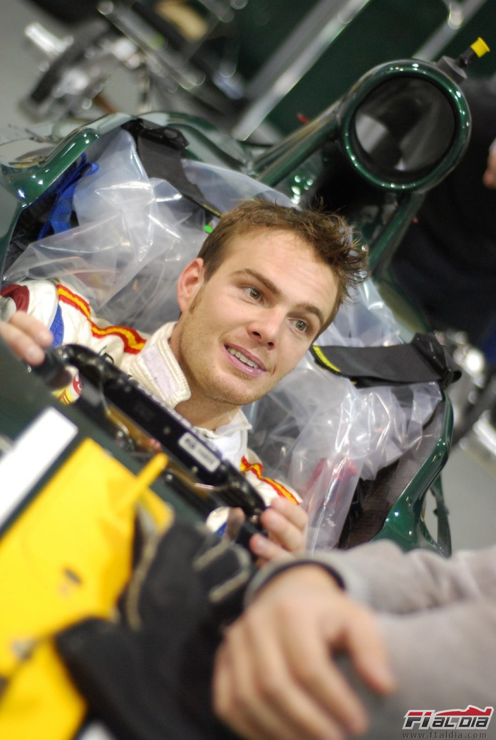 Van der Garde sentado en el Caterham CT01