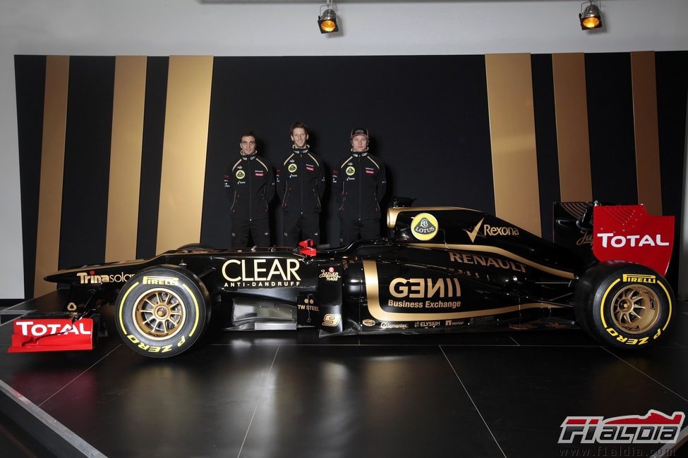 El Lotus E20 y sus tres pilotos: D'Ambrosio, Grosjean y Räikkönen