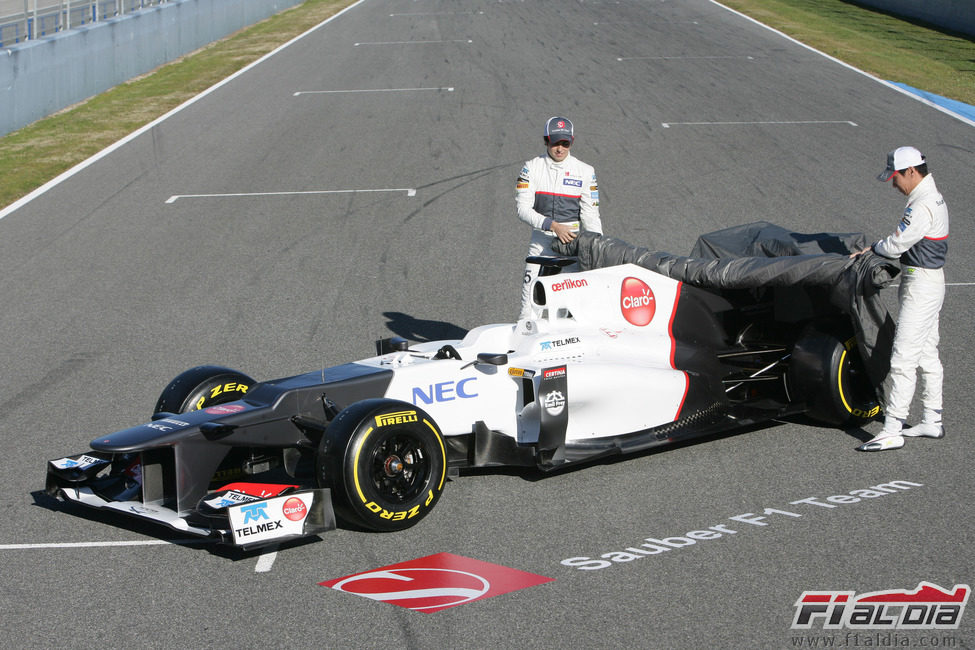 Pérez y Kobayashi presentan en Sauber C31