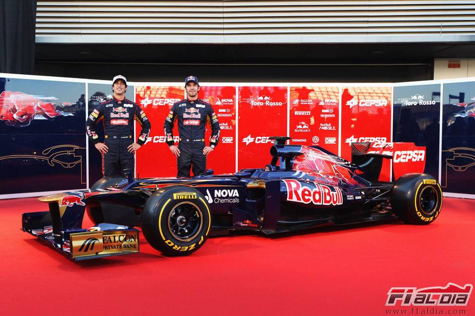 Daniel Ricciardo, Jean-Eric Vergne y el STR7