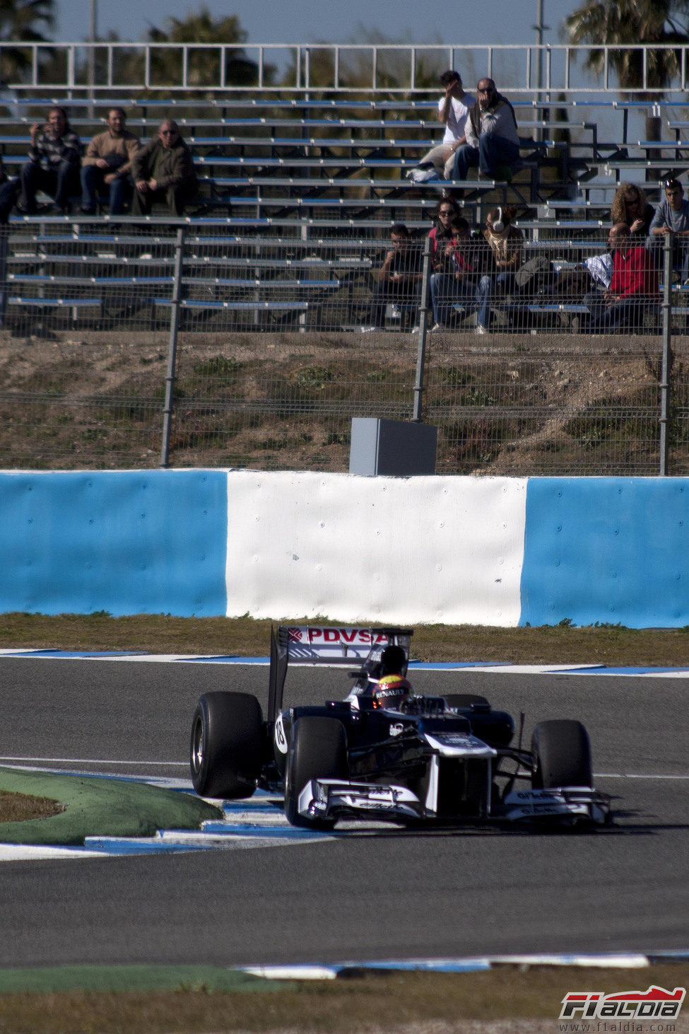 Pastor Maldonado rueda con el Williams en Jerez