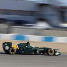 Heikki Kovalainen con el Caterham en Jerez