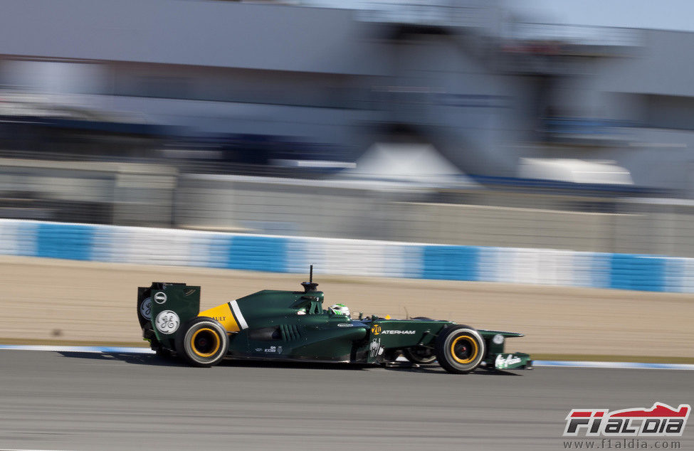 Heikki Kovalainen con el Caterham en Jerez