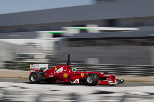 Felipe Massa a toda velocidad en Jerez