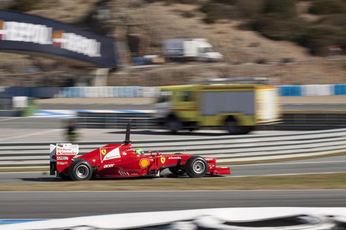 El nuevo Ferrari F2012 en acción