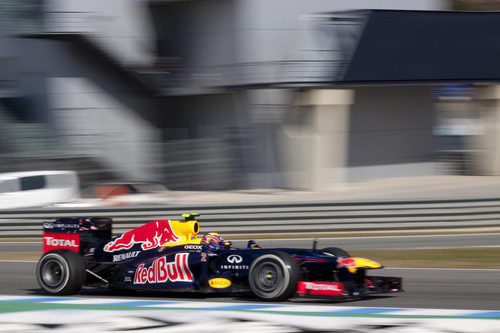 Mark Webber estrenó el Red Bull RB8