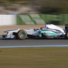 Michael Schumacher con el W02 en Jerez