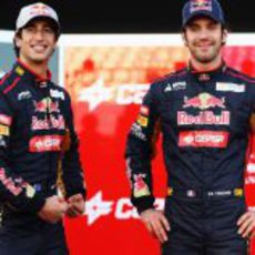 Daniel Ricciardo y Jean-Eric Vergne en la presentación del STR7