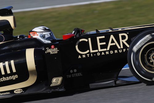 Kimi en el Lotus rodando en Jerez