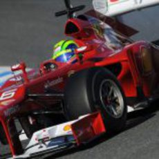 Plano cercano de Massa con el F2012